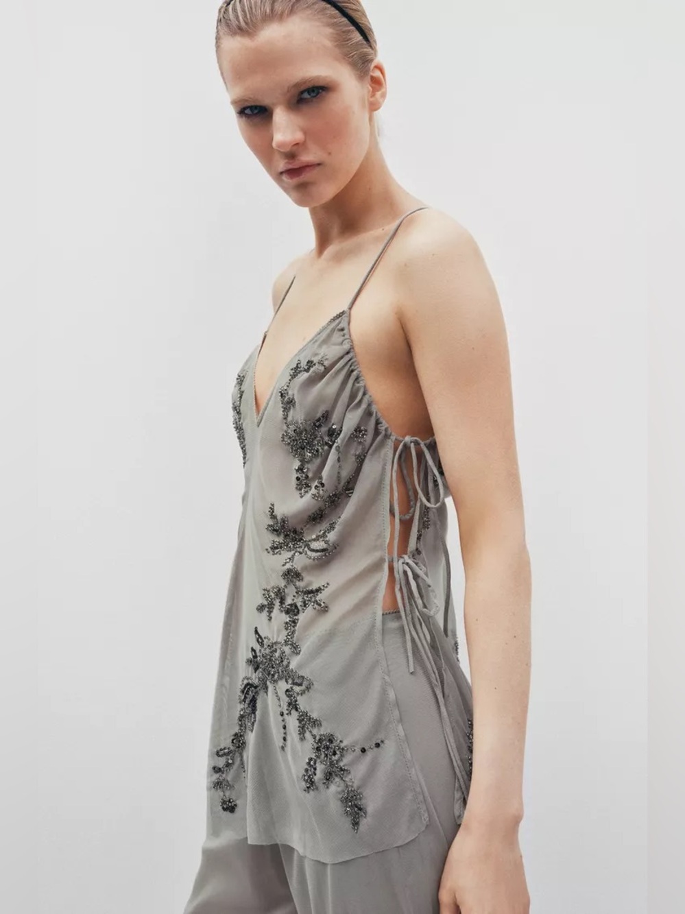 NWT Zara Woman Bloggers Fav Beaded SEQUIN EMBROIDERED TOP Gray Size S Small